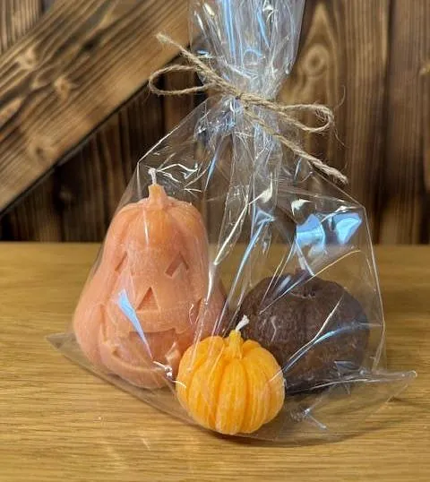 Gavepose med tre dekorative Halloween-lys